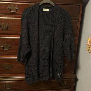 2/$25 Abercrombie & Fitch 1/3 Sleeve Cardigan